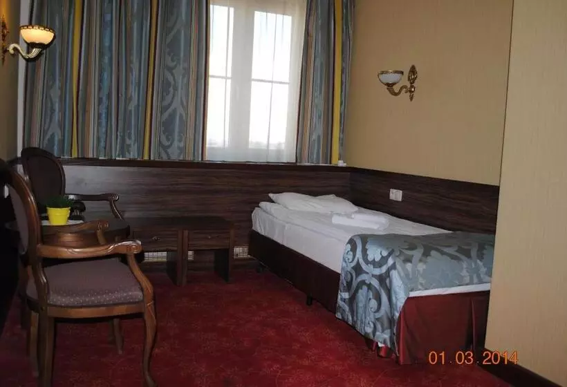 ホテル Złoty Młyn Majków