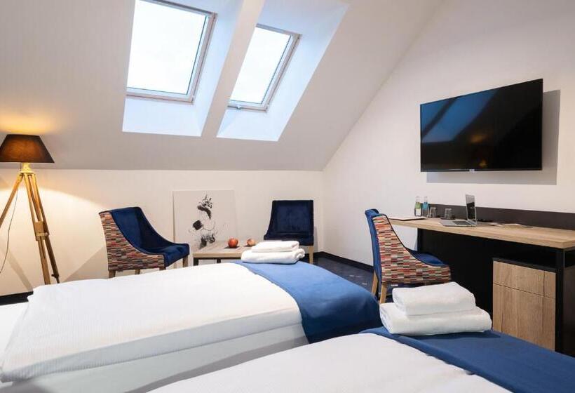 Ilkus Hotel & Restaurant