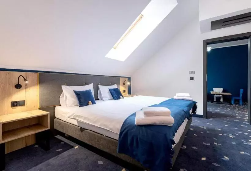 Ilkus Hotel & Restaurant