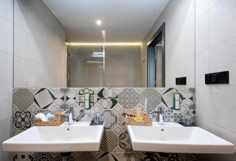 Ilkus Hotel & Restaurant