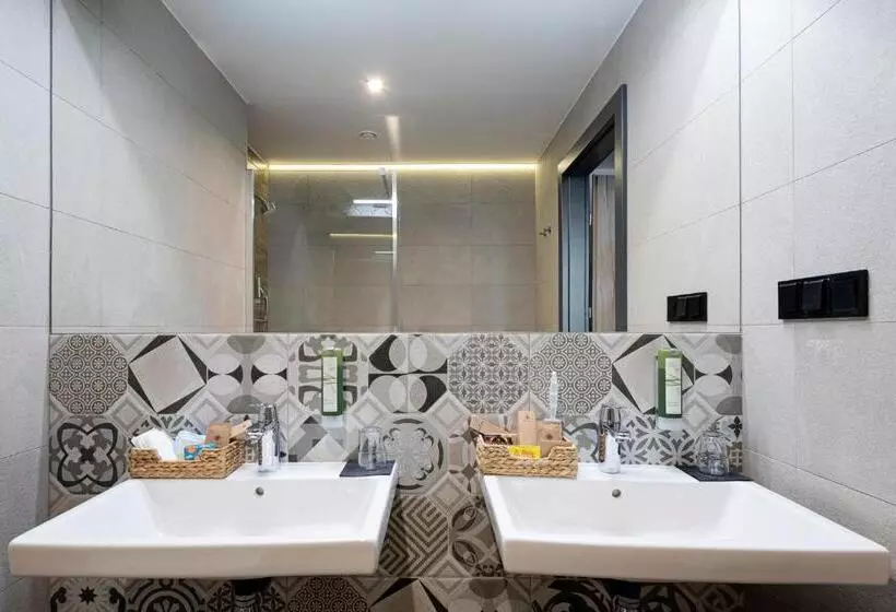 Ilkus Hotel & Restaurant