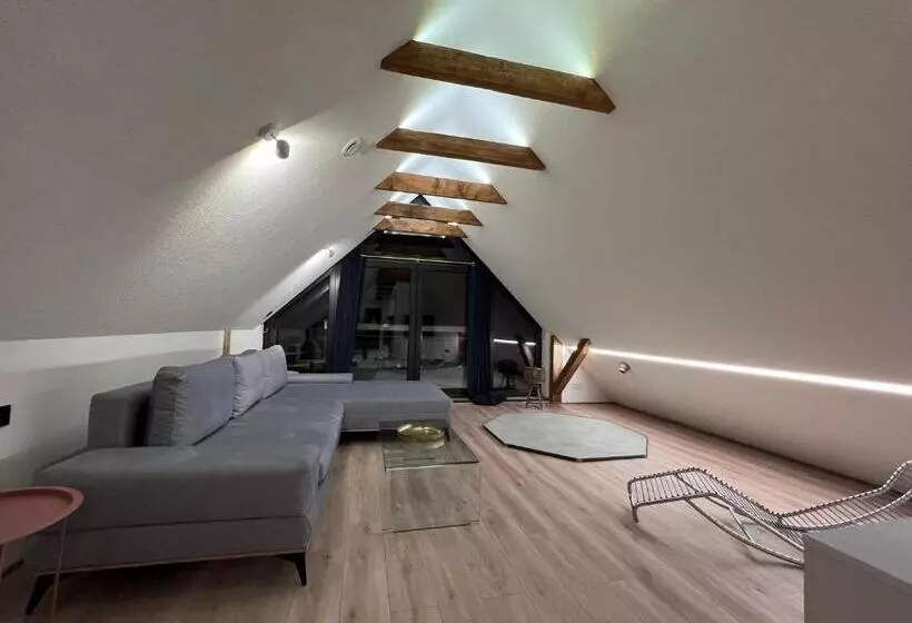 Majatalo Black House 88