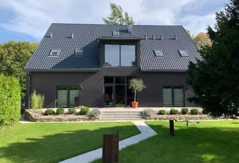 Majatalo Black House 88