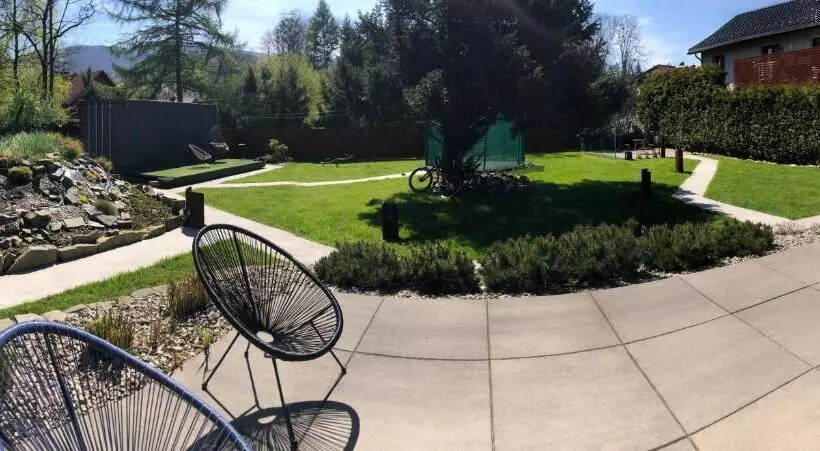 Majatalo Black House 88