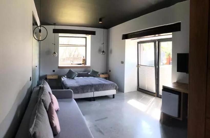 Majatalo Black House 88