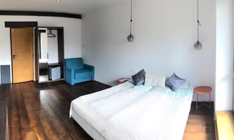 Majatalo Black House 88