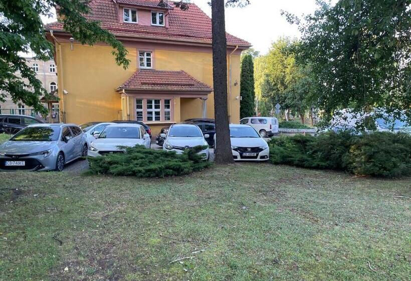 פנסיון Villa Capitol