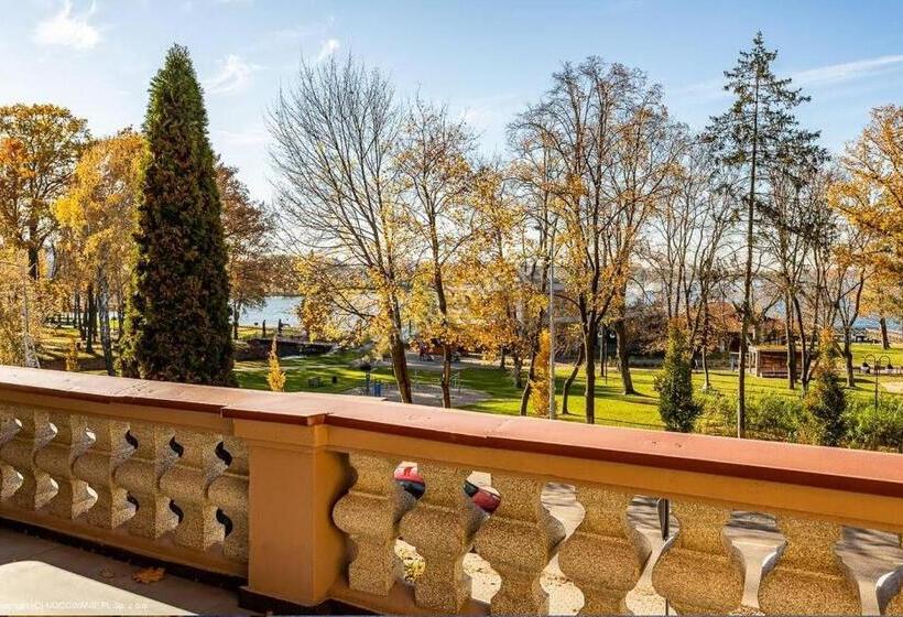 פנסיון Villa Capitol