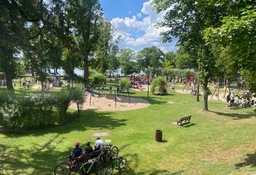 פנסיון Villa Capitol