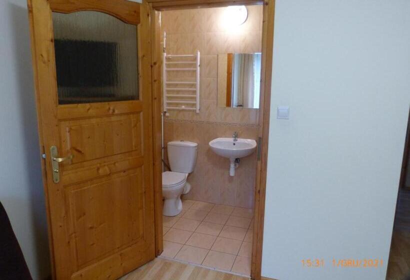 بنسيون Willa Roztoczanka