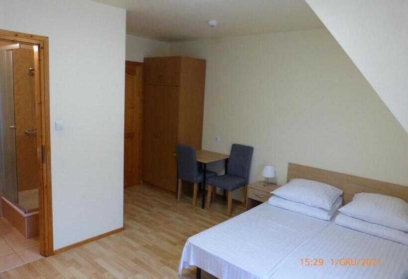 بنسيون Willa Roztoczanka