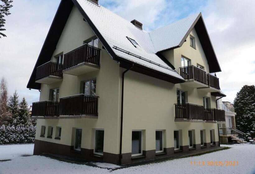 بنسيون Willa Roztoczanka