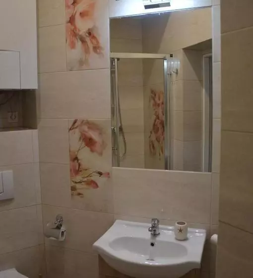 هاستل Ada Aparthouse