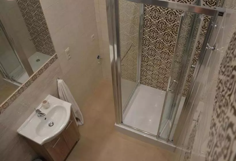 هاستل Ada Aparthouse