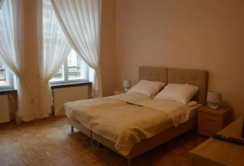 هاستل Ada Aparthouse