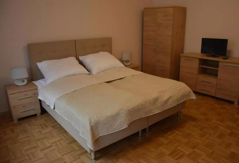 هاستل Ada Aparthouse