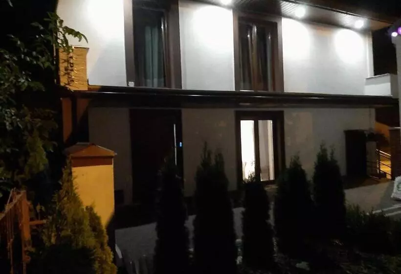 Retkeilymaja Noclegi