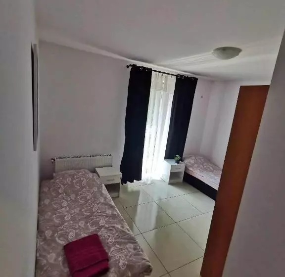 Retkeilymaja Noclegi