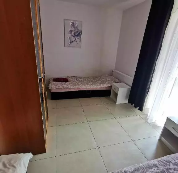 Retkeilymaja Noclegi