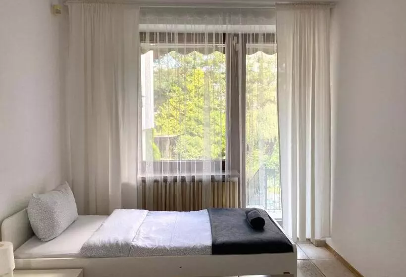 هاستل Pokoje Rezydencja Parysa