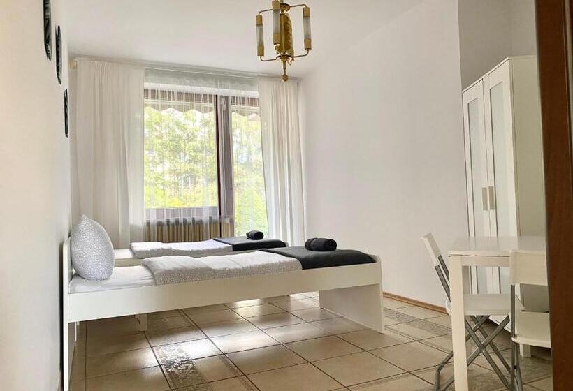 هاستل Pokoje Rezydencja Parysa