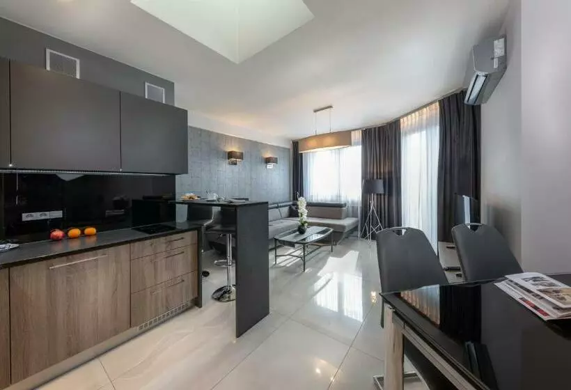 Aparthotel New Lux