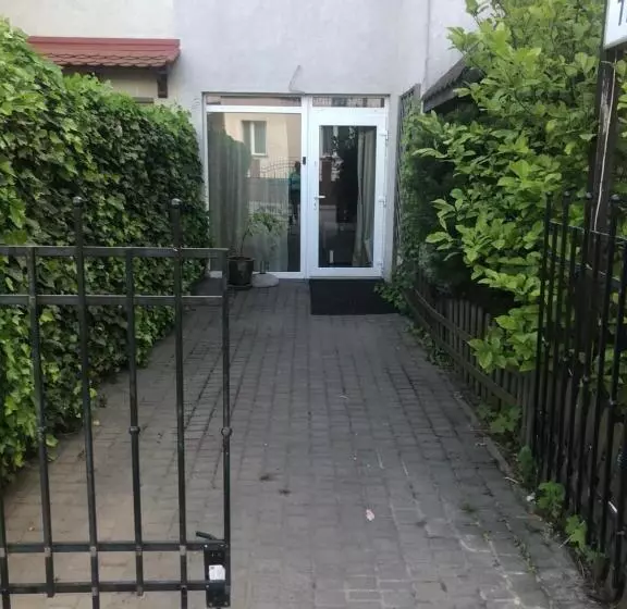 Aamiaismajoitus (B&B) Apartament Przy Koniu Trojańskim