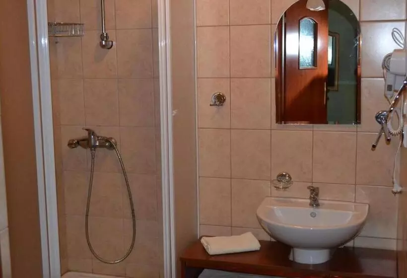 Aamiaismajoitus (B&B) Koliba