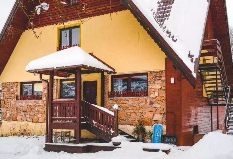 Aamiaismajoitus (B&B) Leśniczówka Pod śnieżką