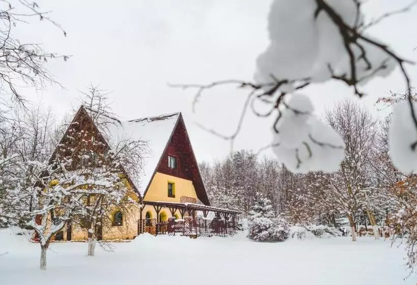 Aamiaismajoitus (B&B) Leśniczówka Pod śnieżką