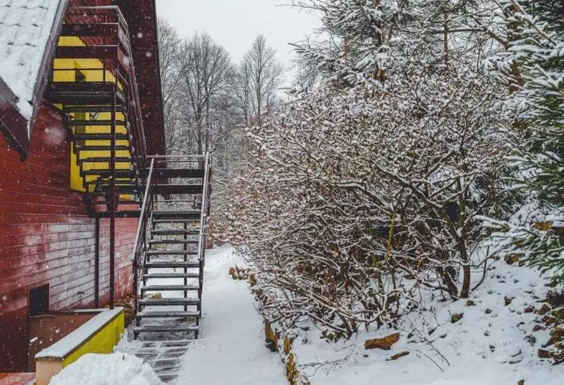 Aamiaismajoitus (B&B) Leśniczówka Pod śnieżką