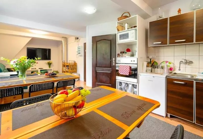 Aamiaismajoitus (B&B) Leśniczówka Pod śnieżką