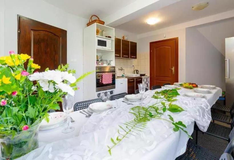 Aamiaismajoitus (B&B) Leśniczówka Pod śnieżką