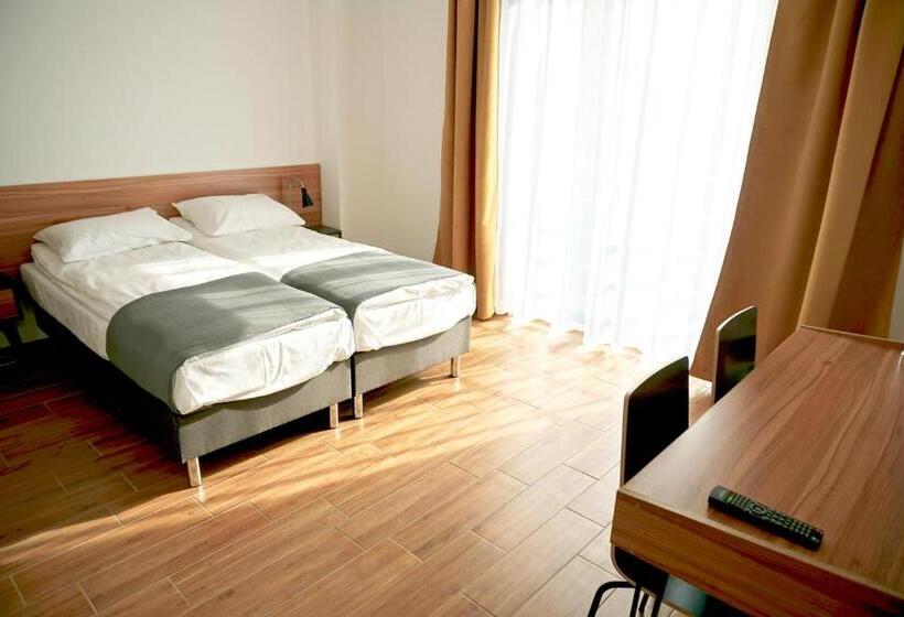 住宿加早餐  Simar