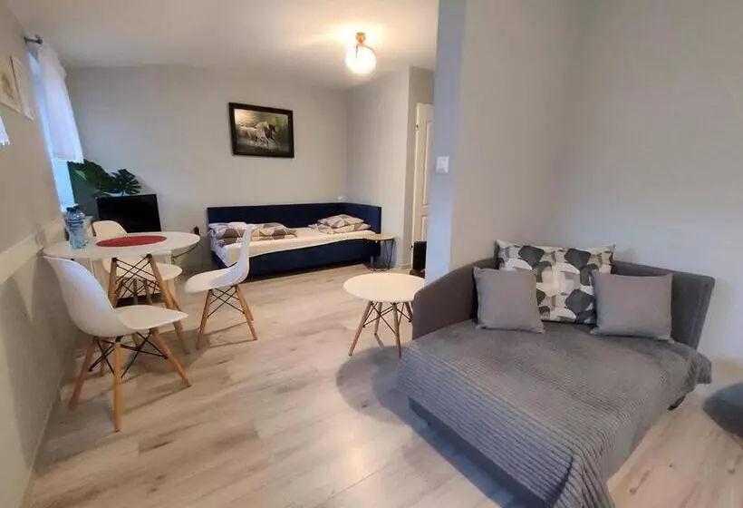 Aamiaismajoitus (B&B) Stajnia Pod Dębem