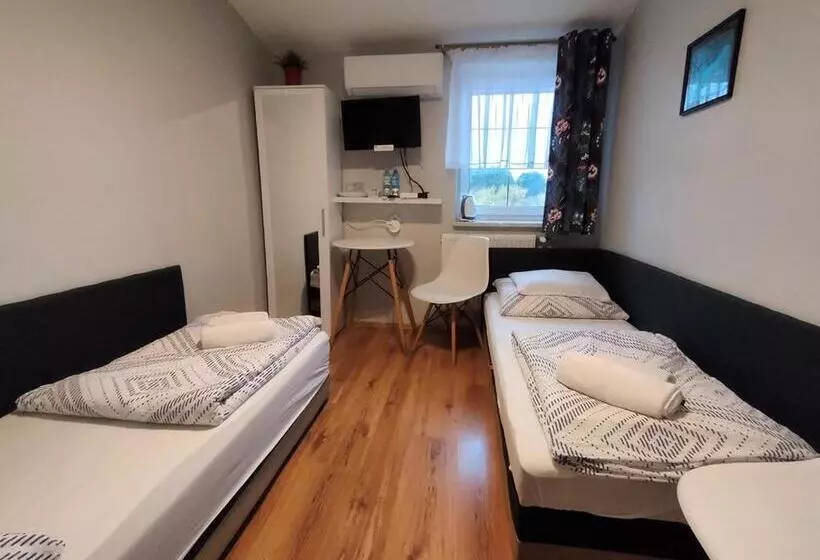 Aamiaismajoitus (B&B) Stajnia Pod Dębem