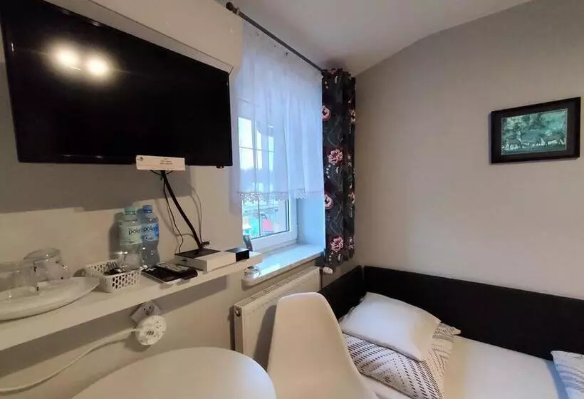 Aamiaismajoitus (B&B) Stajnia Pod Dębem