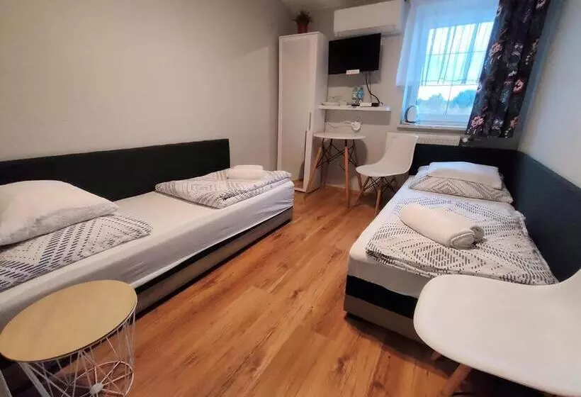 Aamiaismajoitus (B&B) Stajnia Pod Dębem