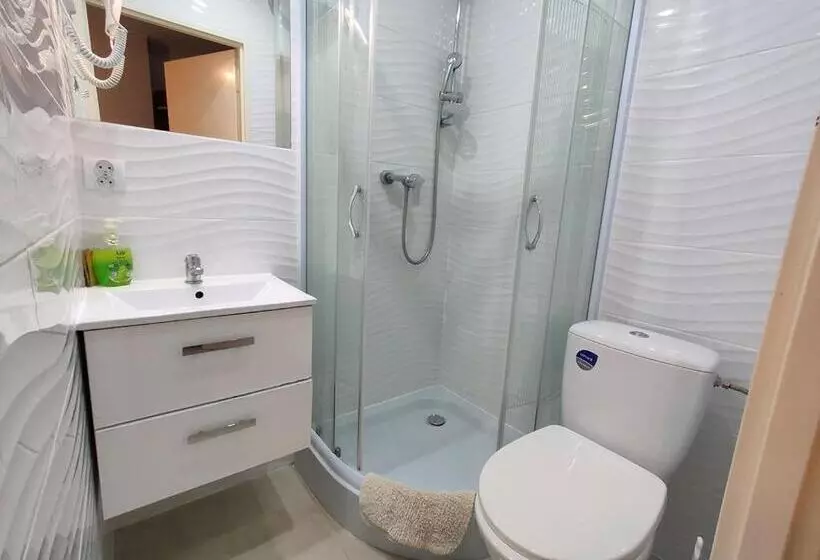 Aamiaismajoitus (B&B) Stajnia Pod Dębem