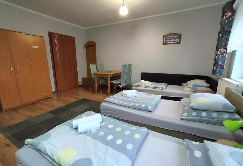 Aamiaismajoitus (B&B) Stajnia Pod Dębem