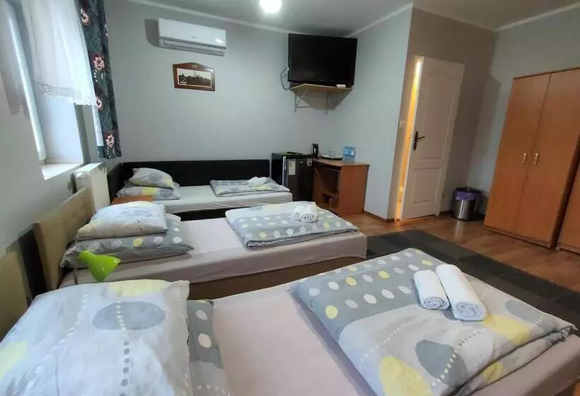 Aamiaismajoitus (B&B) Stajnia Pod Dębem