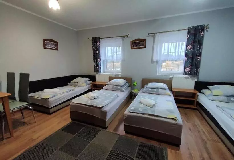 Aamiaismajoitus (B&B) Stajnia Pod Dębem