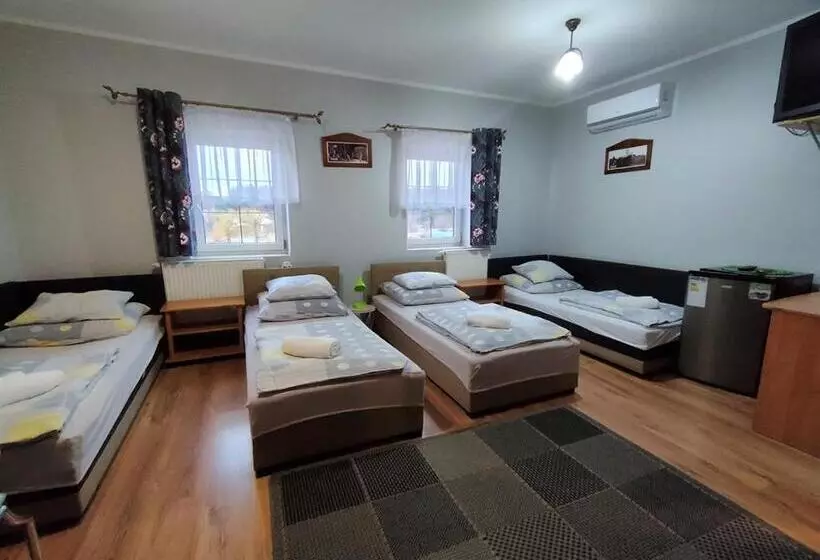 Aamiaismajoitus (B&B) Stajnia Pod Dębem