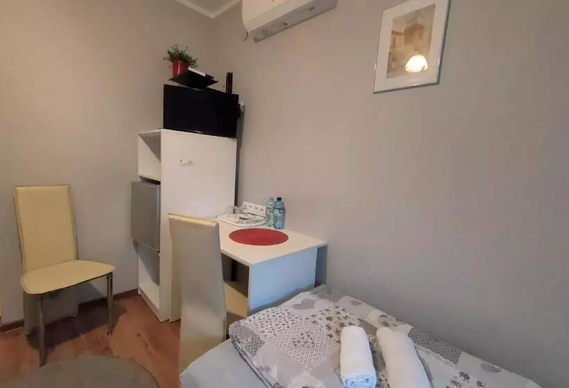 Aamiaismajoitus (B&B) Stajnia Pod Dębem