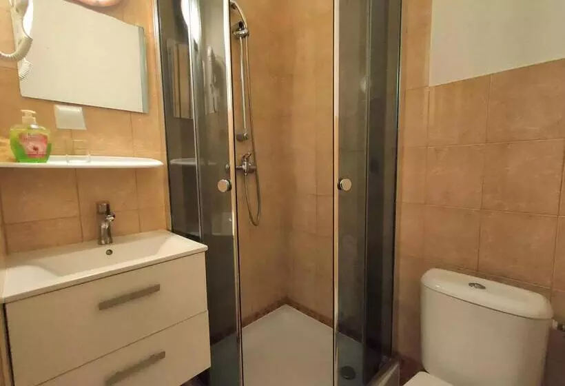 Aamiaismajoitus (B&B) Stajnia Pod Dębem