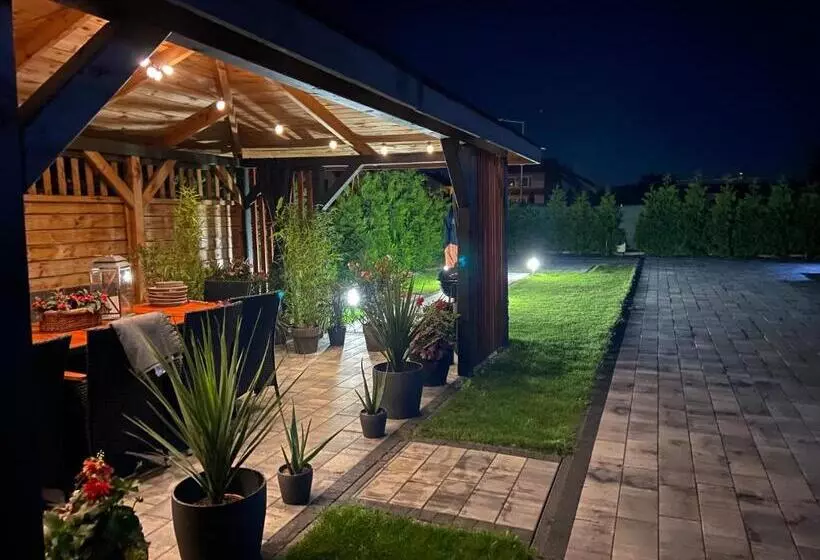 Aamiaismajoitus (B&B) Targowa37 Uniejow