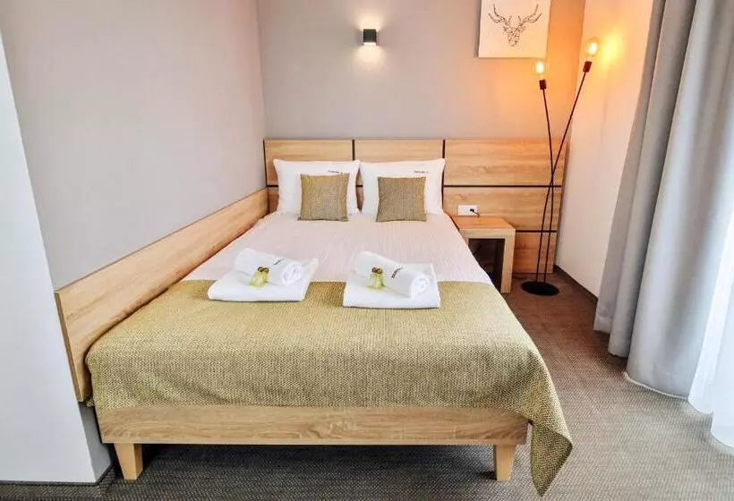 Aamiaismajoitus (B&B) Targowa37 Uniejow