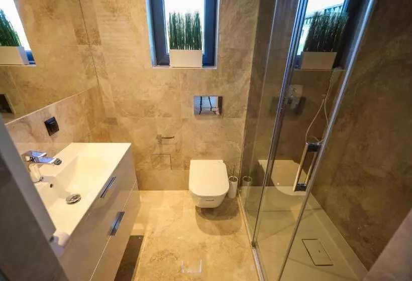 Aamiaismajoitus (B&B) Targowa37 Uniejow