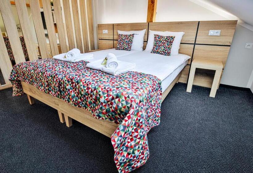 مبيت وإفطار Targowa37 Uniejow