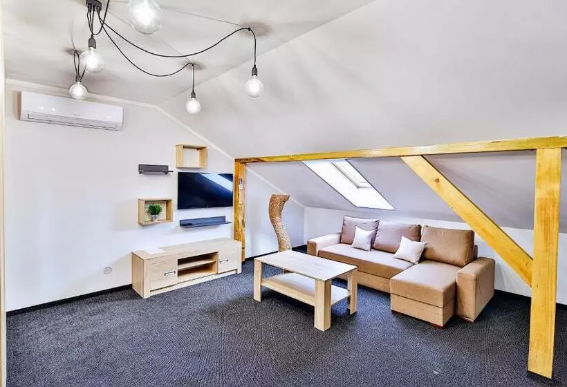 Aamiaismajoitus (B&B) Targowa37 Uniejow